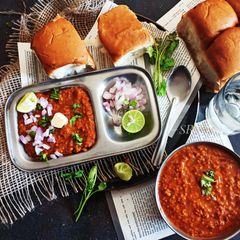 A picture of Oats Pav Bhaji.