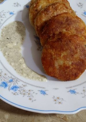 A picture of Aaloo tikki.