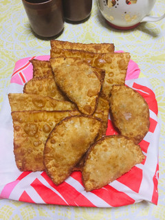 Una foto de Empanadas criollas de pollo!