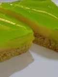 كيك بالكاسترد والجيلو 💚💛