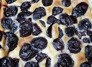 Una foto de Clafoutis de cerezas 🍒