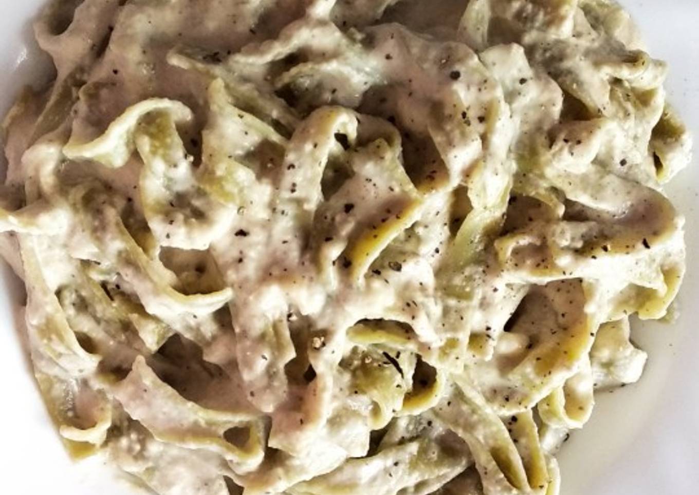 Fettuccine con salsa cremosa de berenjena
