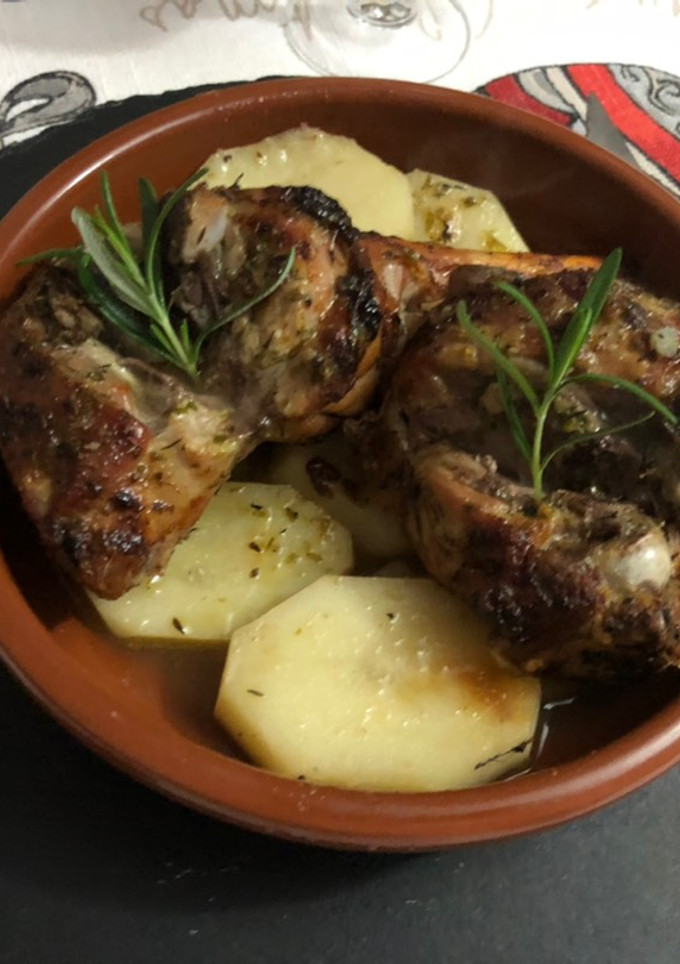 Una foto de Pierna de cabrito al horno