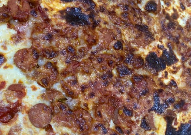 Step-by-Step Guide to Prepare Favorite Pizza with sauges