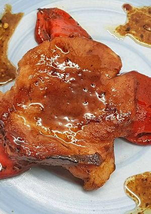 Una foto de Chuletas de Sajonia al Maple Syrup con Pimientos del Piquillo