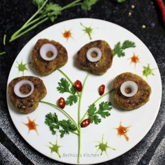 A picture of Quinoa Rice Tikki.