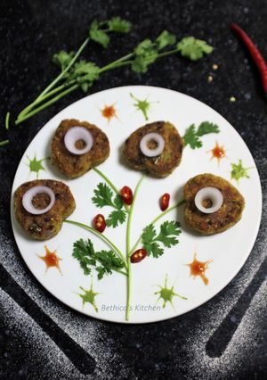 A picture of Quinoa Rice Tikki.