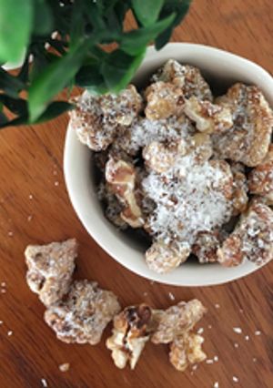 Una foto de Garrapiñada de nueces con coco