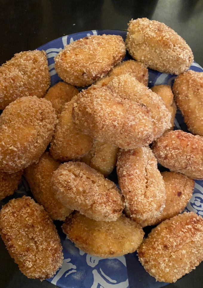 Una foto de Croquetas de pollo asado