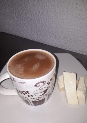 Una foto de Chocolate de mano