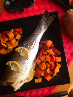 Una foto de Lubina al horno con boniato