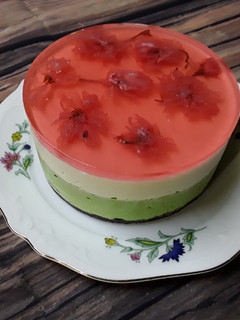 Hình của món Bánh mousse trà xanh hoa anh đào.