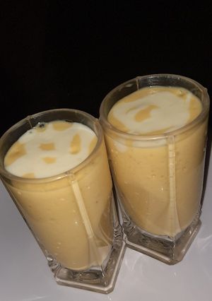 A picture of Mango and Banana smoothie.