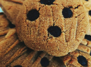 A picture of Choco chips cookies.