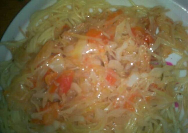 Fried cabbage and spaghetti