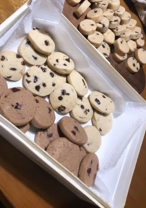 Una foto de Masitas con chips de chocolate, de vainilla y chocolate🍪♥️