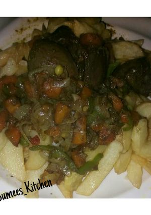 A picture of Chips with Veggies_kidney sauce.