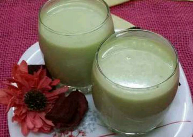 Recipe of Homemade Avocado Banana Smoothie