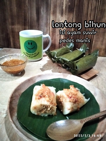 Resep lontong Bihun isi Ayam Suwir Pedas Manis yang Bisa Manjain Lidah