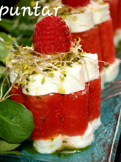 Una foto de Ensalada de Sandía y Queso Fresco 🍉🍉