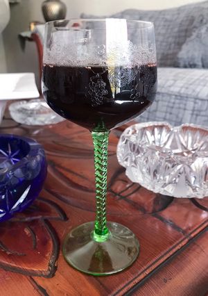 Una foto de Communard (vino tinto con cassis)