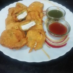 Laziz Paneer Pakora A picture of Laziz Paneer Pakora.