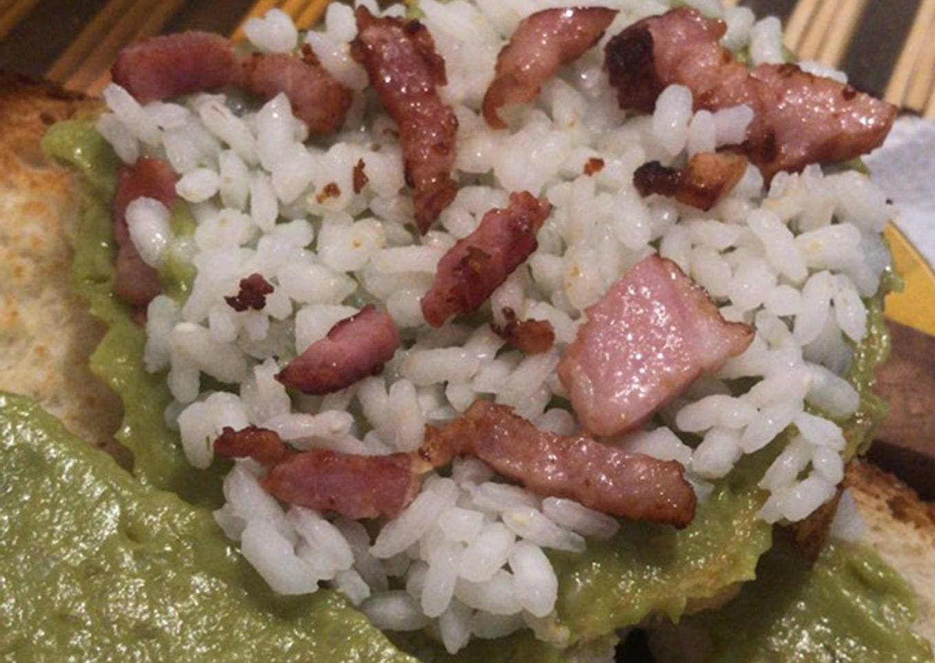 Tostada con aguacate o guacamole