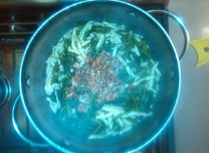 Una foto de Fideos con grelo