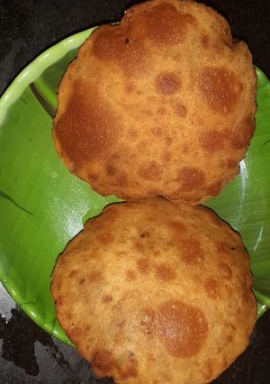 A picture of Aloo kachori...kids favourite.