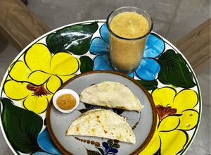 Una foto de QUESADILLAS DE CAZÓN: ANTOJITO MEXICANO