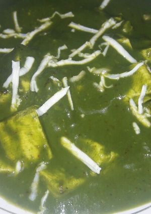 A picture of Palak paneer.