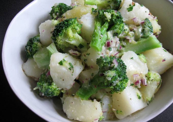 Quick & Cheesy Broccoli Potato