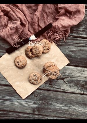 A picture of Chocolate chip cookies.