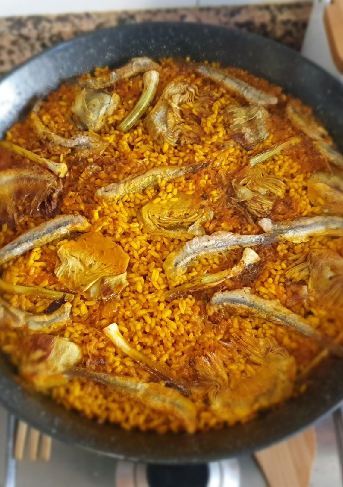 Una foto de Arroz con boquerón