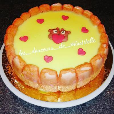 Gateau Facile A La Creme Vanille Et Insert Fraise De Les Douceurs De Misstitelle Cookpad