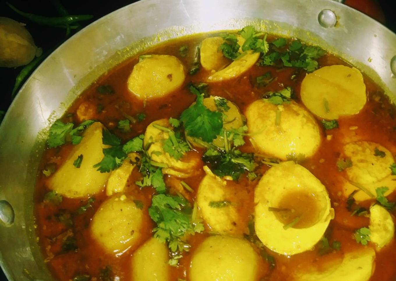Anda aloo gravy