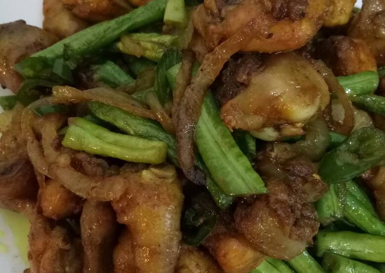 Kacang panjang dan ayam