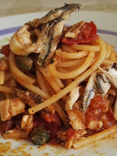 Foto di Spaghetti con Alici, Pomodorini, Capperi e Bottarga di Muggine
