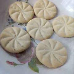 A picture of Patterned cookies.