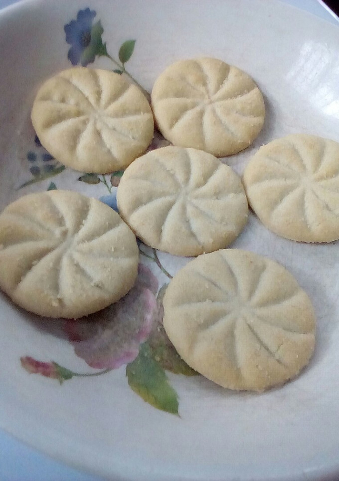 A picture of Patterned cookies.