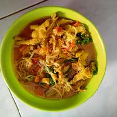 A picture of Tumis Ayam, Toge dan Kemangi.