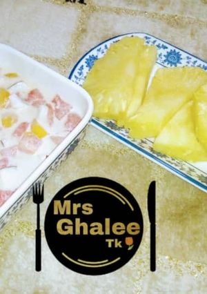 A picture of Fruits salad and pineapple.