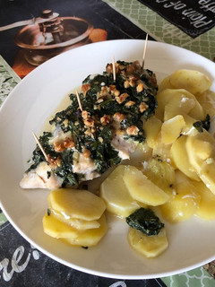 Una foto de Pechuga de pollo rellena de espinacas