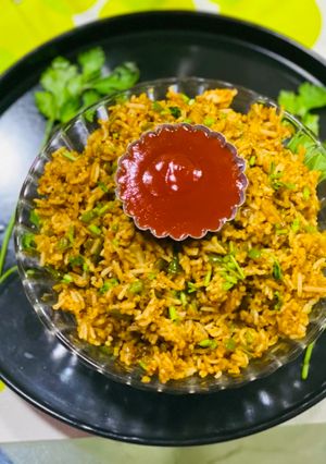 फ़्राइड राइस (Fried rice recipe in hindi) रेसिपी मुख्य फोटो