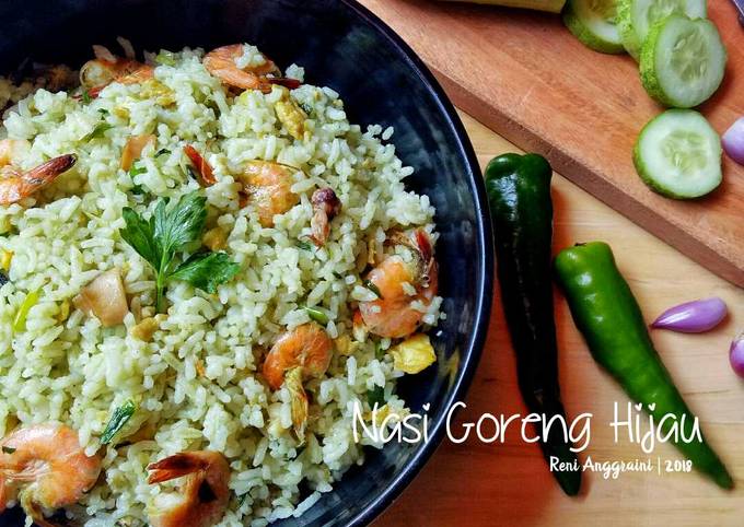 Ini dia! Resep membuat Nasi Goreng Hijau  nikmat