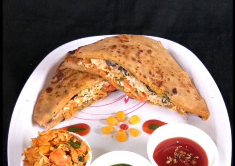 Recipe of Perfect Aloo Paratha Soyachunk Paneer Sandwich