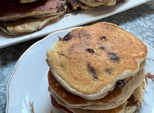 Una foto de Panqueques americanos con chips de chocolate