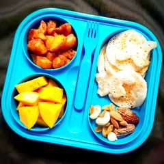 A picture of Lunch box for kids.