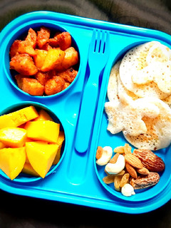 A picture of Lunch box for kids.