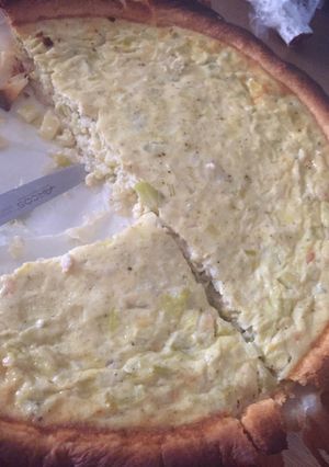 Una foto de Quiche de puerros, calabacín y gambas